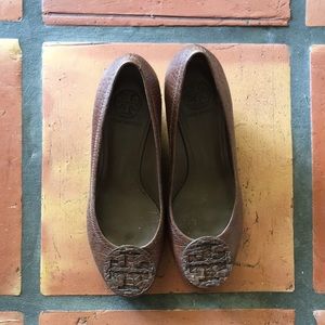 Tory Burch Sally Leather Wedge Brown Logo 8.5 NWOT